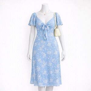 NWOT Francesca’s Tie Front Floral Maxi Dress